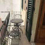 Dalla Bibi Apartment