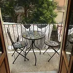 Dalla Bibi Apartment *